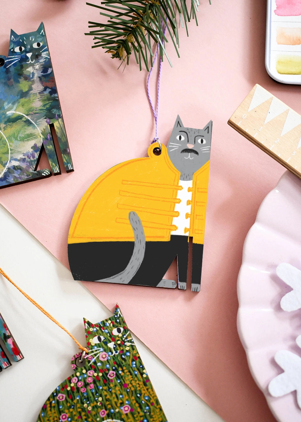 Niaski Wooden Cat Hanging Decoration - Freddie Meowcury