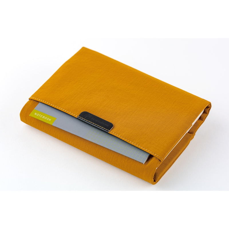 Hobonichi A6 Cover - Tragen: Mustard