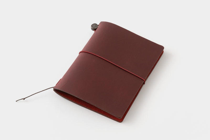 Traveler's Company. Love & Trip Red Notebook - Passport Size