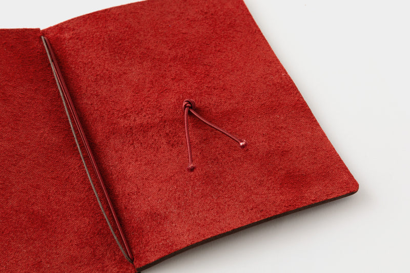 Traveler's Company. Love & Trip Red Notebook - Passport Size