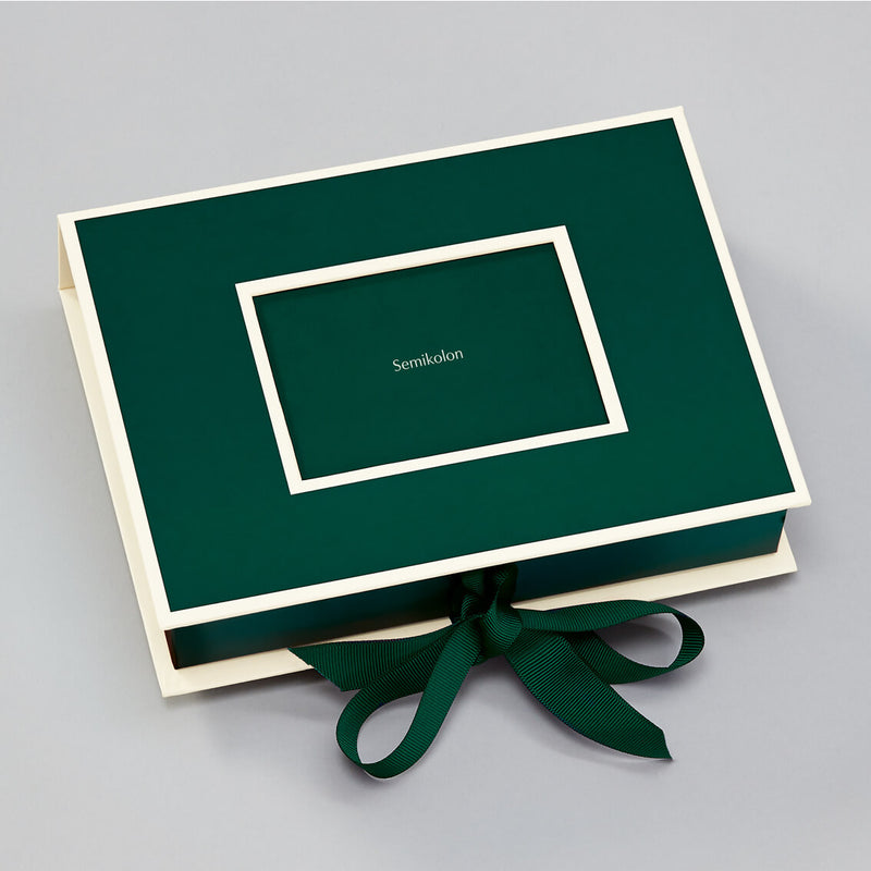 Semikolon 370081 CD- en fotobox – 17,7 x 15,7 x 25,6 cm – voor 10 x 15 cm foto's – cover lava stone grijs Semikolon 370081 CD- en fotobox – 17,7 x 15,7 x 25,6 cm – voor 10 x 15 cm foto's – cover lava stone grijs